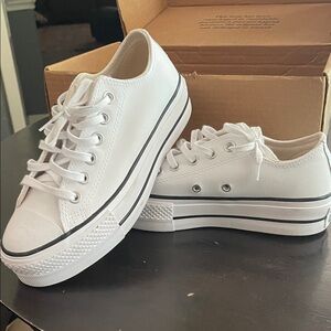 Converse Women's Classic Platform White and Black Sneakers NEVER WORN